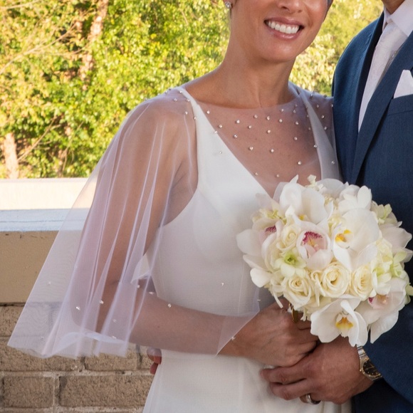 Bridal cape with Swarovski crystals - Picture 2 of 15